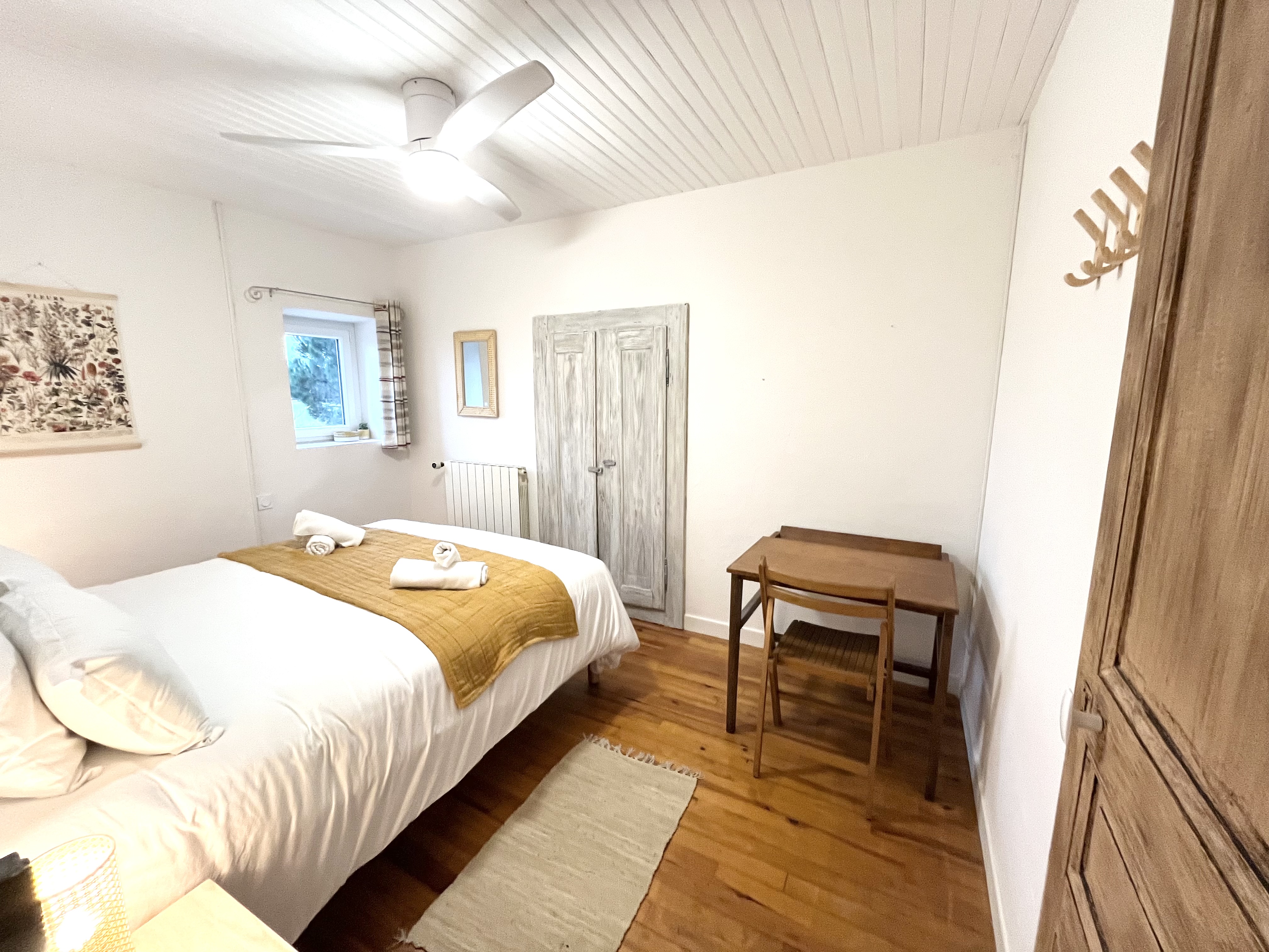Chambre 3 — avec bureau